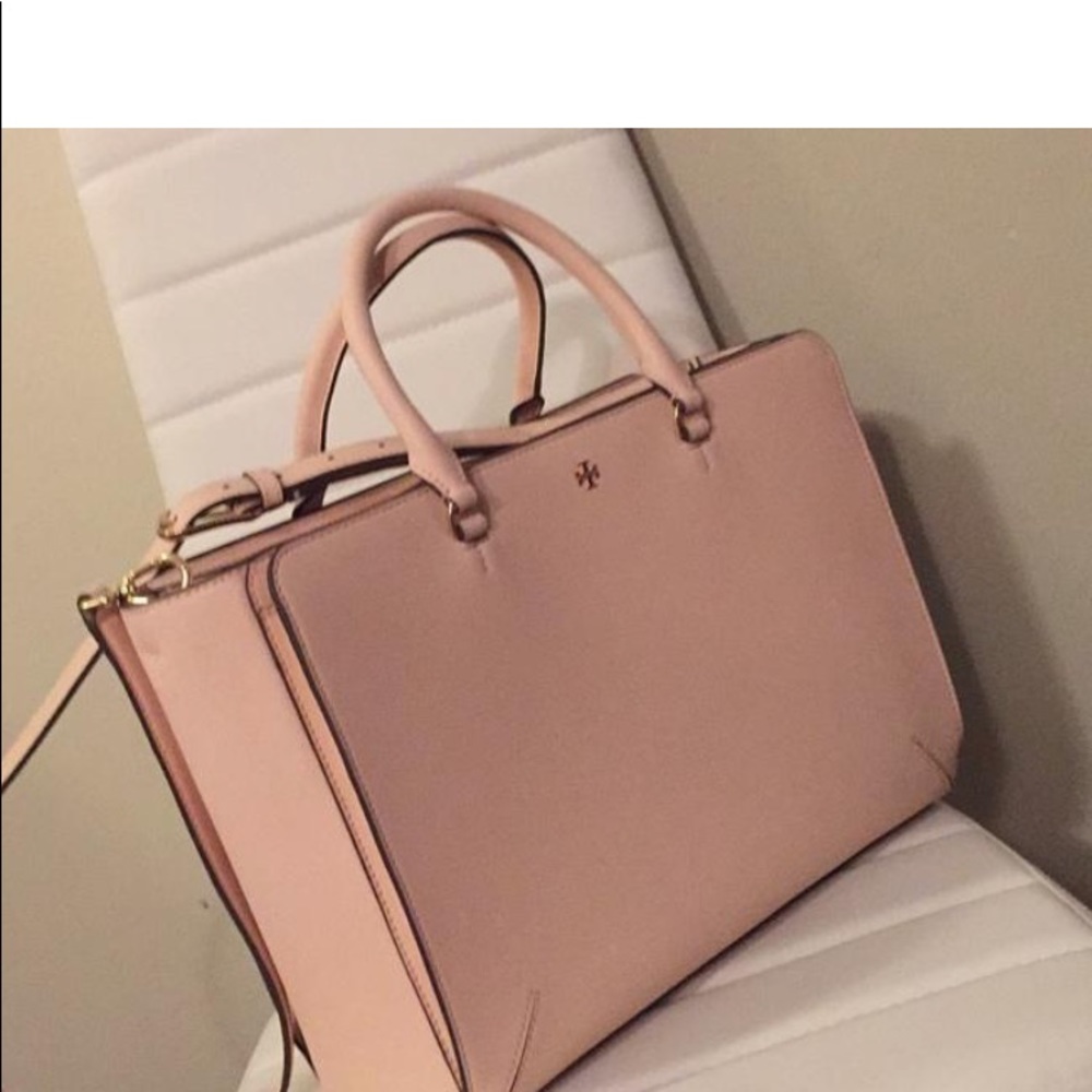 Tory Burch Robinson  ( authentic )